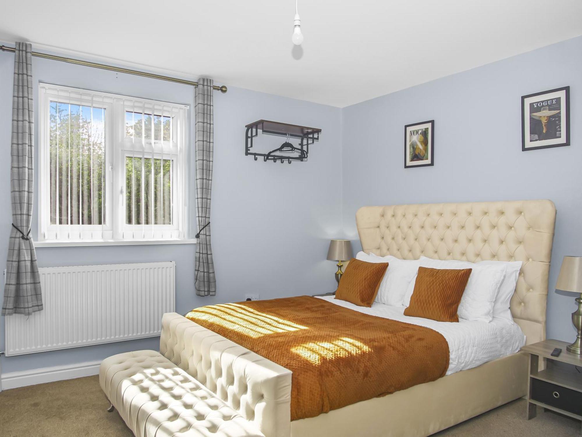 Luxe 5 Bed Bungalow In Snodland, Medway, Kent Экстерьер фото