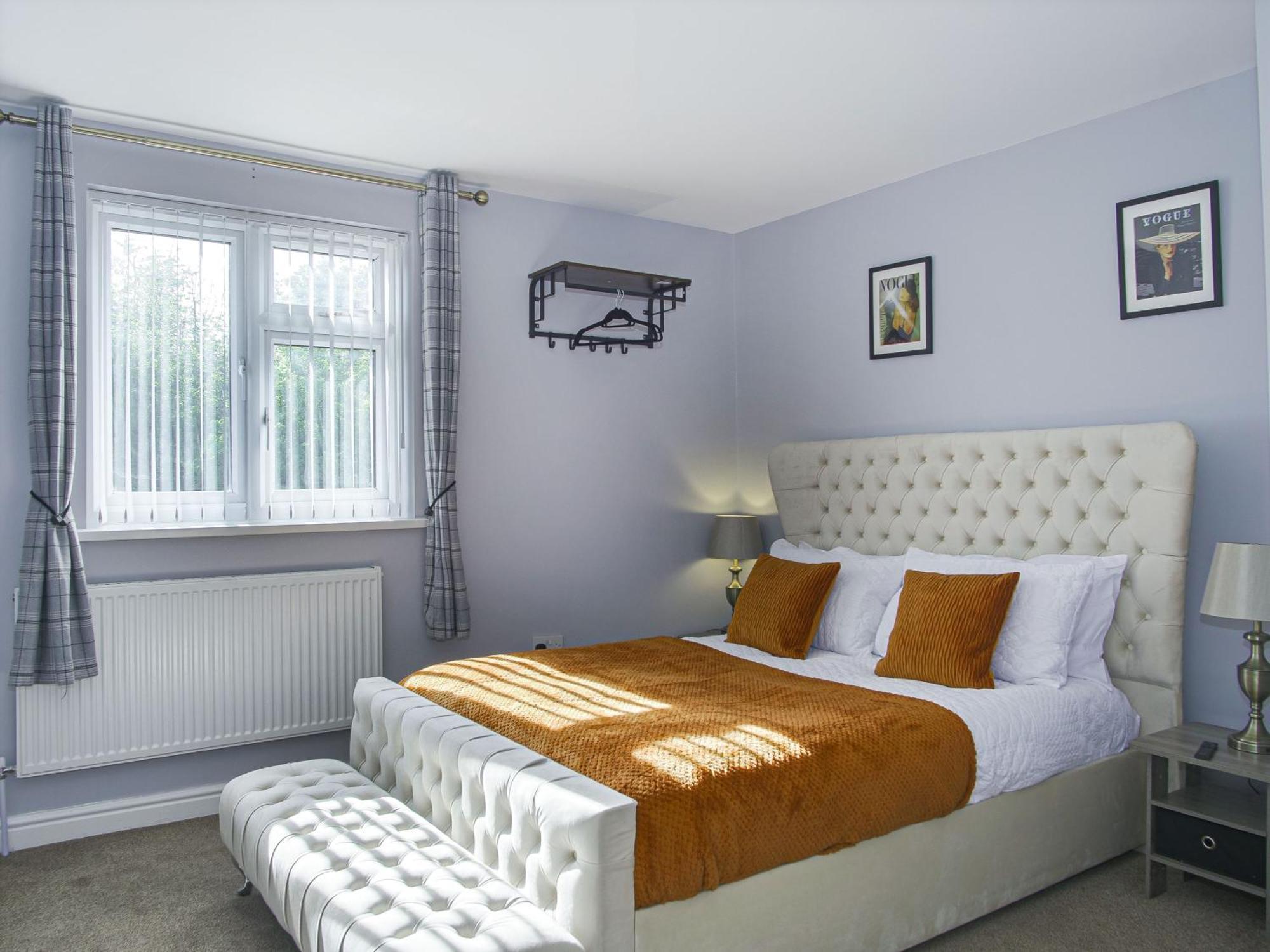 Luxe 5 Bed Bungalow In Snodland, Medway, Kent Экстерьер фото