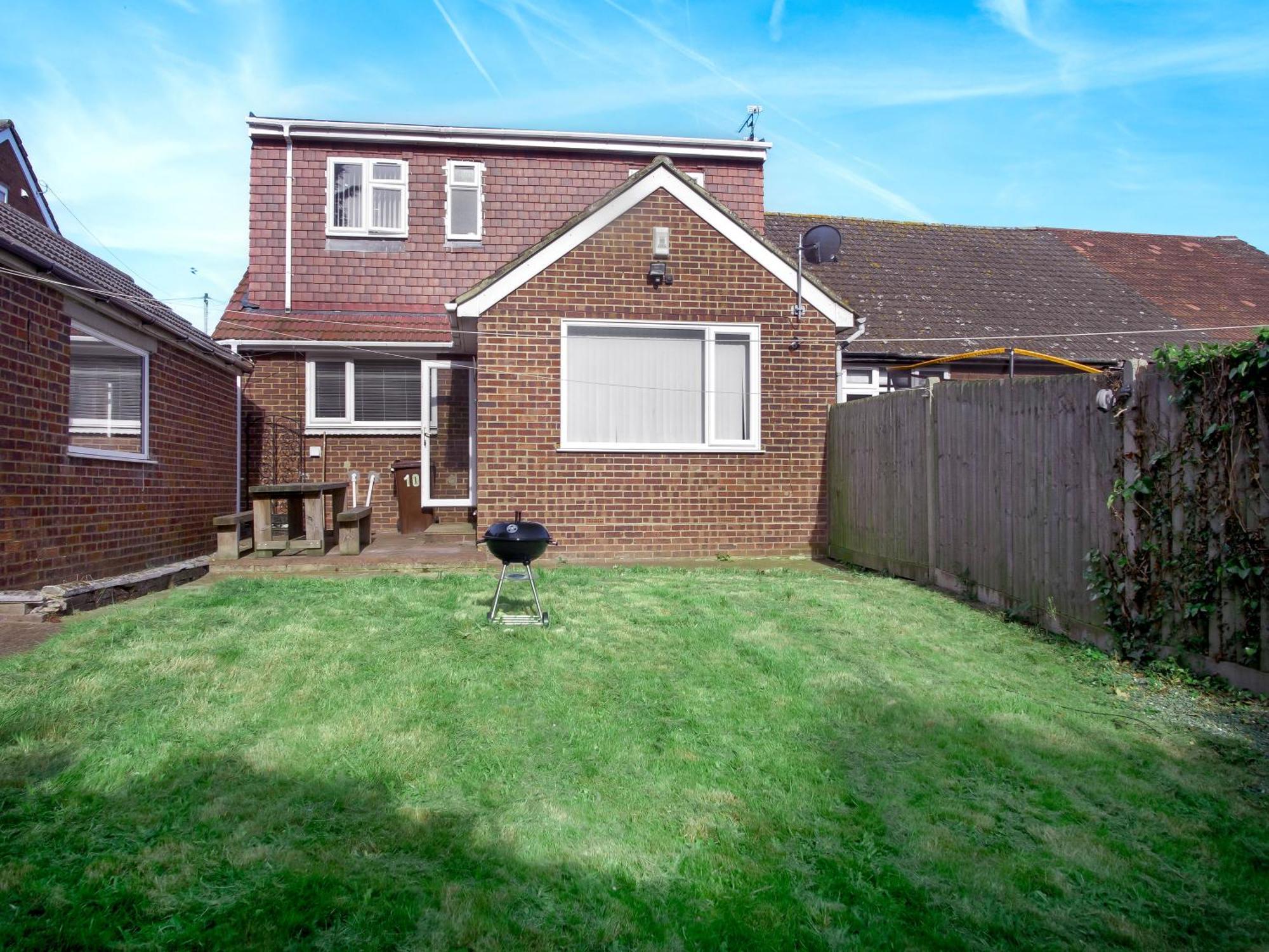 Luxe 5 Bed Bungalow In Snodland, Medway, Kent Экстерьер фото